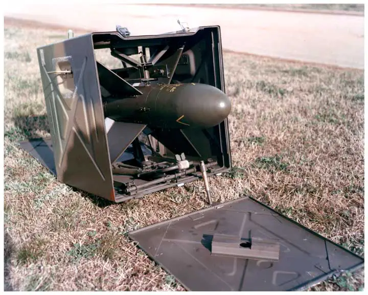 SS-10 in US service in 1961. With its ends popped off and propped up with a built-in monopod, the box became a launcher.