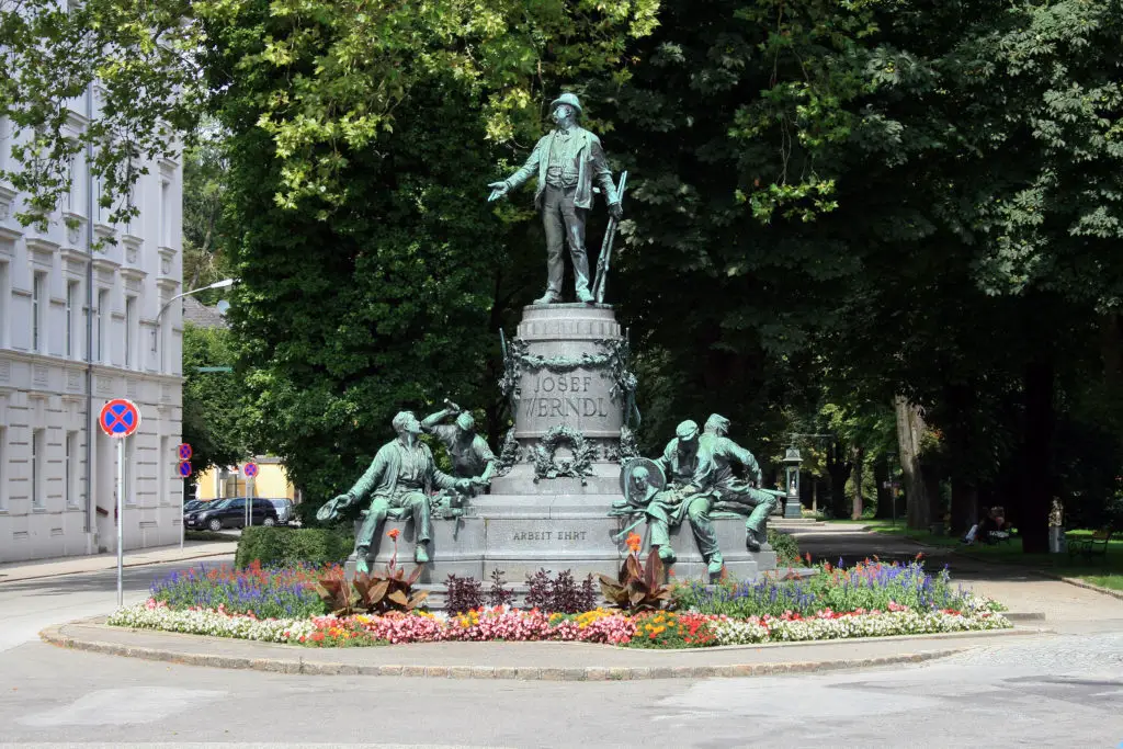 Josef Werndl Monument Steyr Werndldenkmal